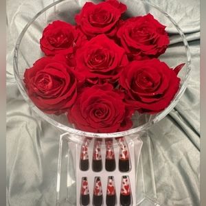 Live Roses acrylic jewelry box with Roses that live for up 3 years.